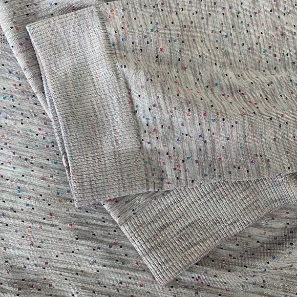 Lululemon shirt - Picture 3 of 6